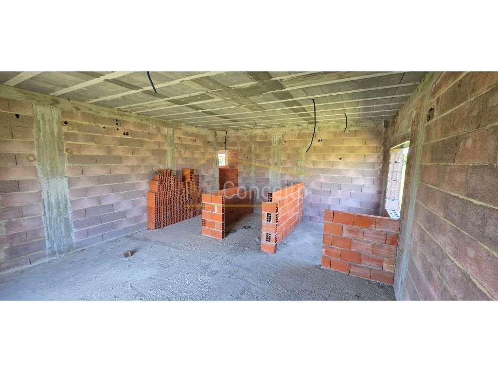 Moradia Térrea para terminar de construir - Grande imagem: 2/10