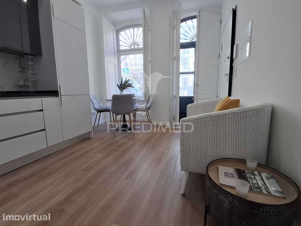 T2 em São Vicente remodelado com logradouro - Grande imagem: 3/20