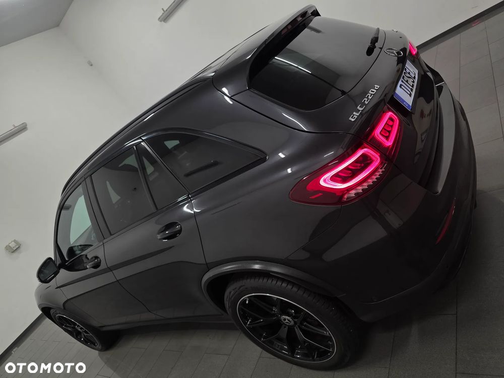 Mercedes-Benz GLC 220 d 4Matic 9G-TRONIC AMG Line Plus - 35