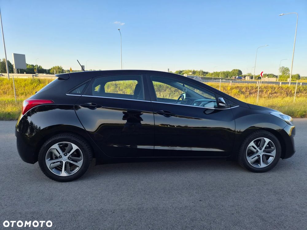 Hyundai i30 blue 1.6 CRDi Classic Navigation - 7