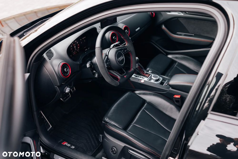 Audi RS3 Limousine - 12