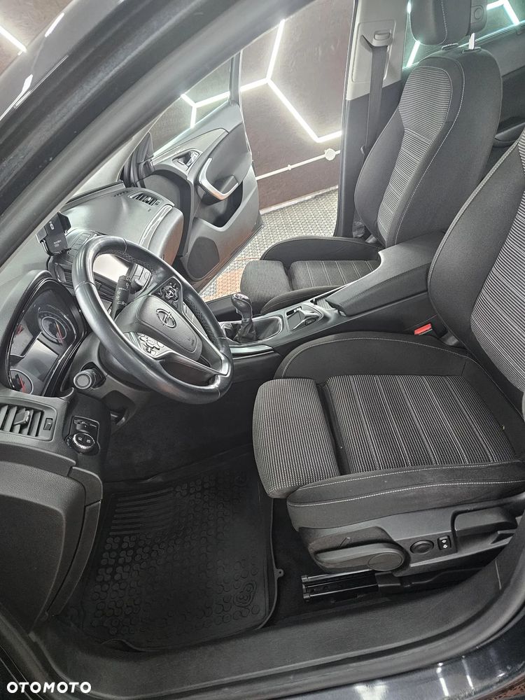 Opel Insignia - 16