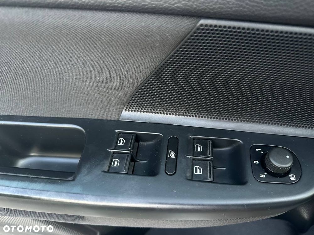 Volkswagen Golf 1.6 TDI DPF MATCH - 25