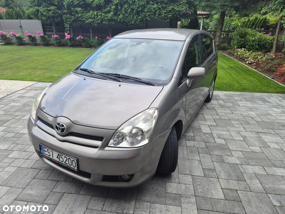 Toyota Corolla Verso 2.0 D-4D - 4