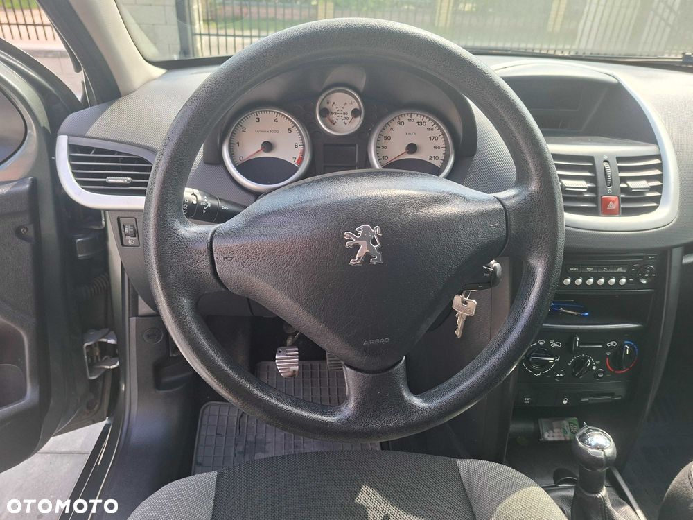 Peugeot 207 - 7