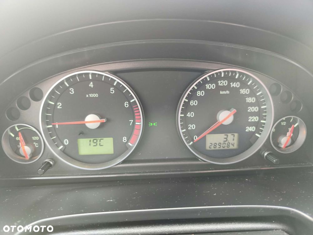 Ford Mondeo 1.8 Ambiente - 9