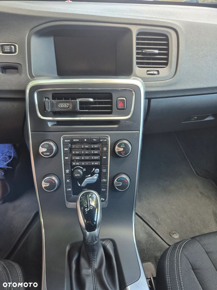 Volvo V60 D2 Geartronic Summum - 12