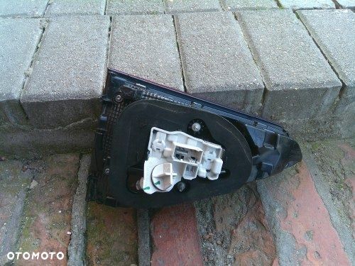 VW TOURAN III 5TA 15- PRAWA TYLNA LAMPA KLAPA ORYGINAŁ EUROPA - 2