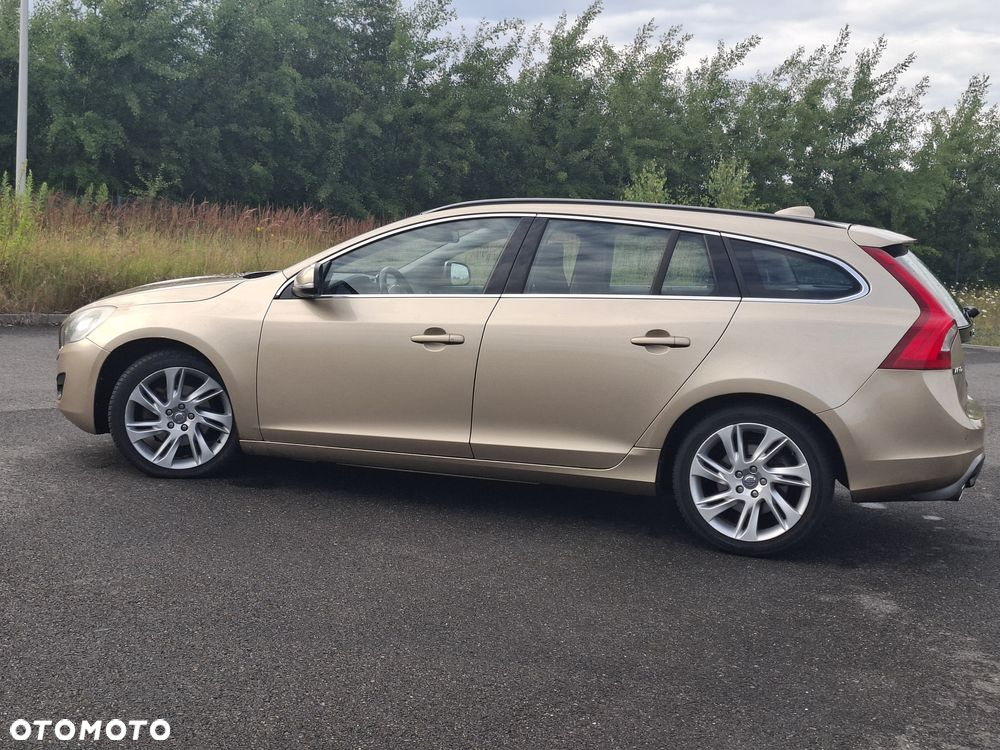 Volvo V60 D3 R-Design - 7