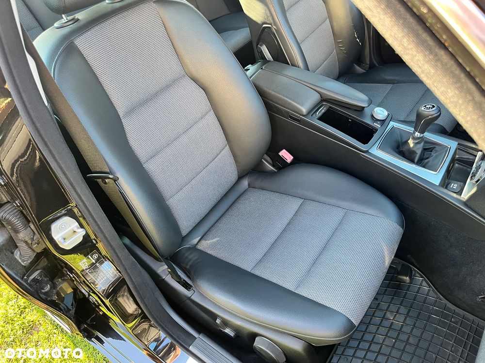 Mercedes-Benz Klasa C 180 Kompressor BlueEFFICIENCY - 16