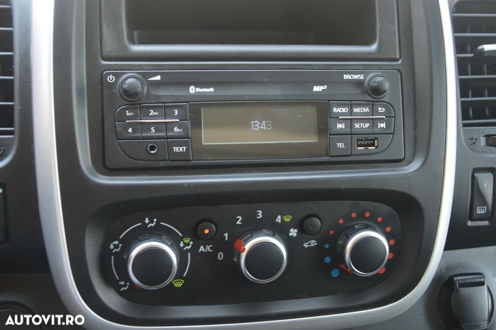 Renault Trafic - 32
