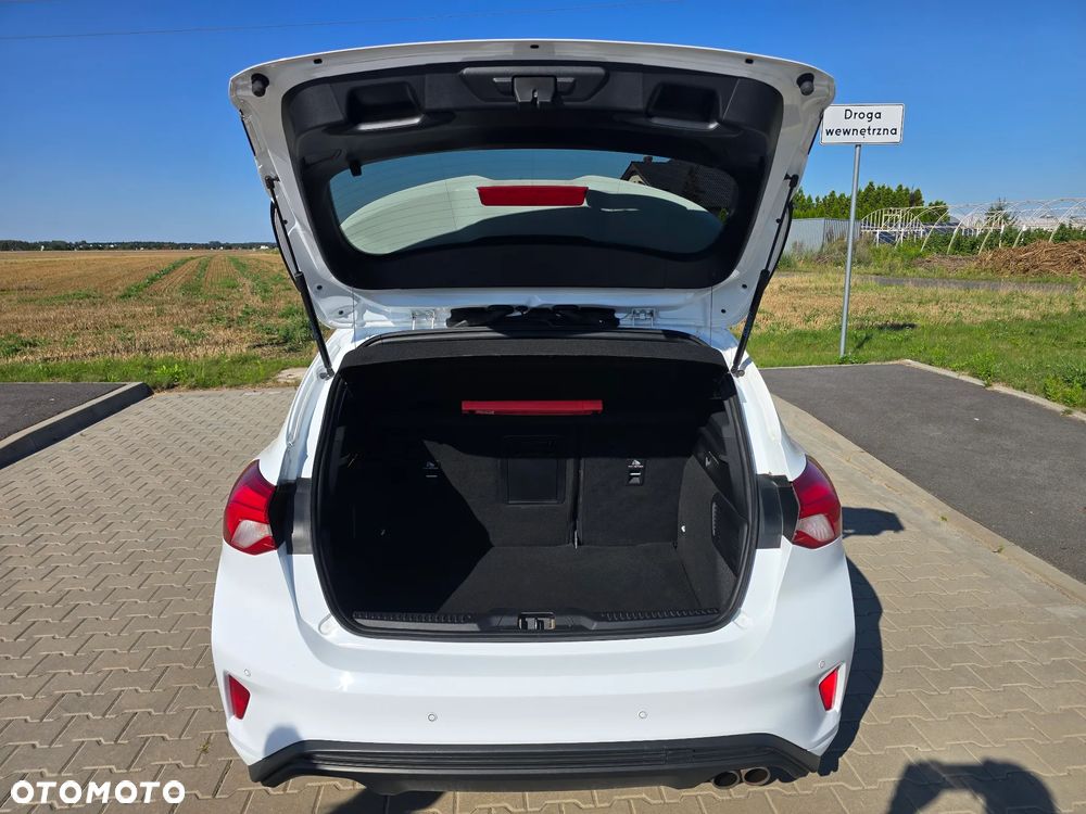 Ford Focus 1.5 EcoBoost ST-Line - 14