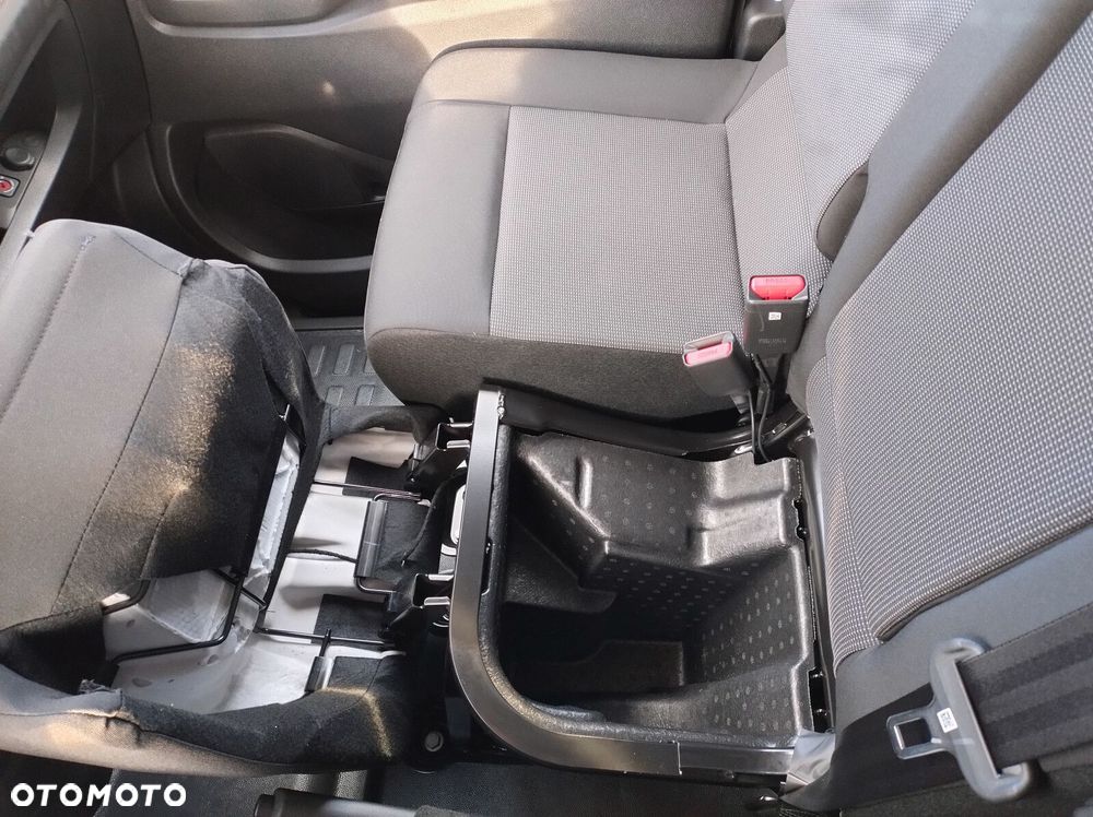 Opel Vivaro Vivaro Furgon XL Diesel 2.2 150 KM Automat - 25
