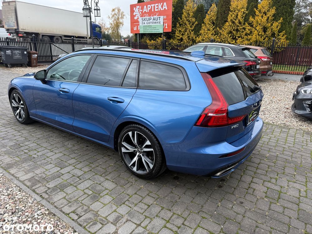 Volvo V60 B4 B R-Design - 3