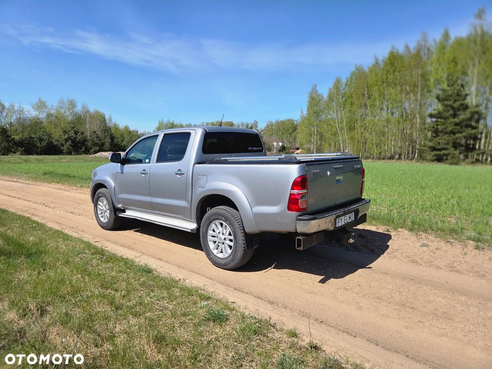 Toyota Hilux 3.0 D-4D SR5 - 4