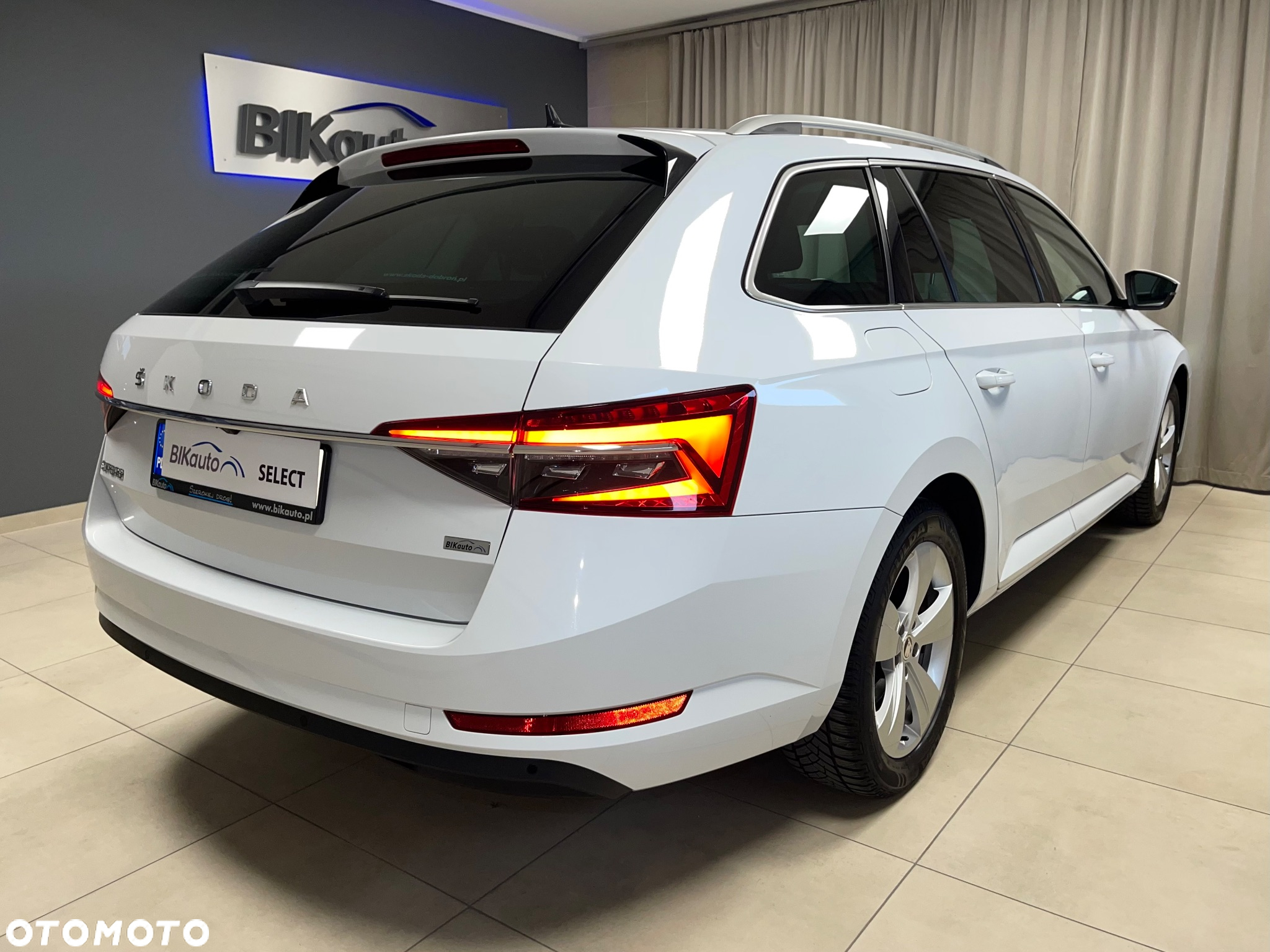 Skoda Superb 2.0 TDI SCR Style DSG - 4
