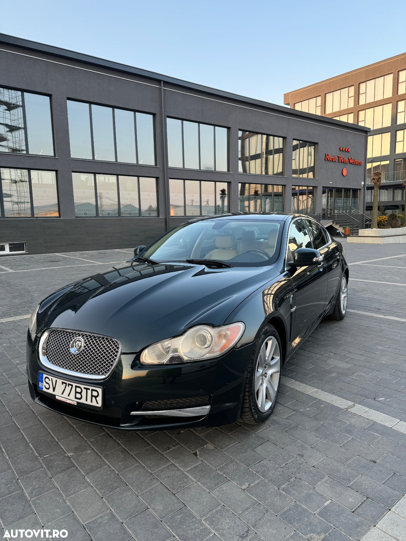 Jaguar XF 2.7 V6 Diesel Premium Luxury - 4