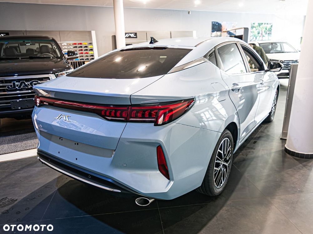 JAC J7 Plus CVT - 5