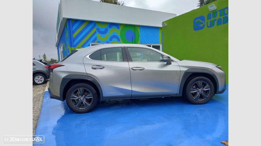 Lexus UX 250h - 5
