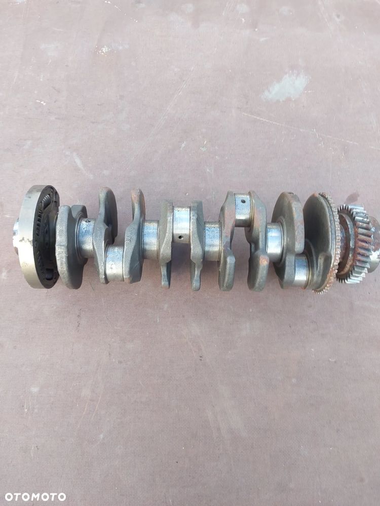 Wał korbowy vw t5 tuareg  uszkodzony - 1