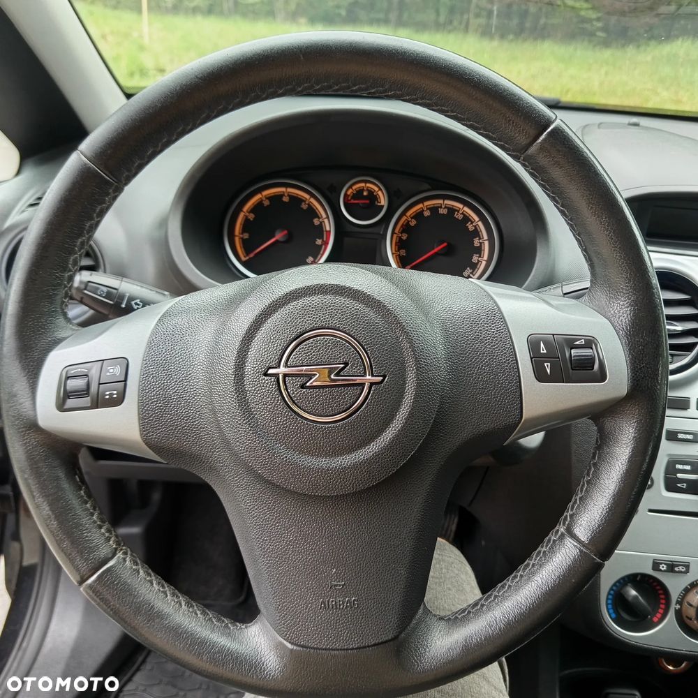 Opel Corsa 1.4 16V 150 Jahre - 18