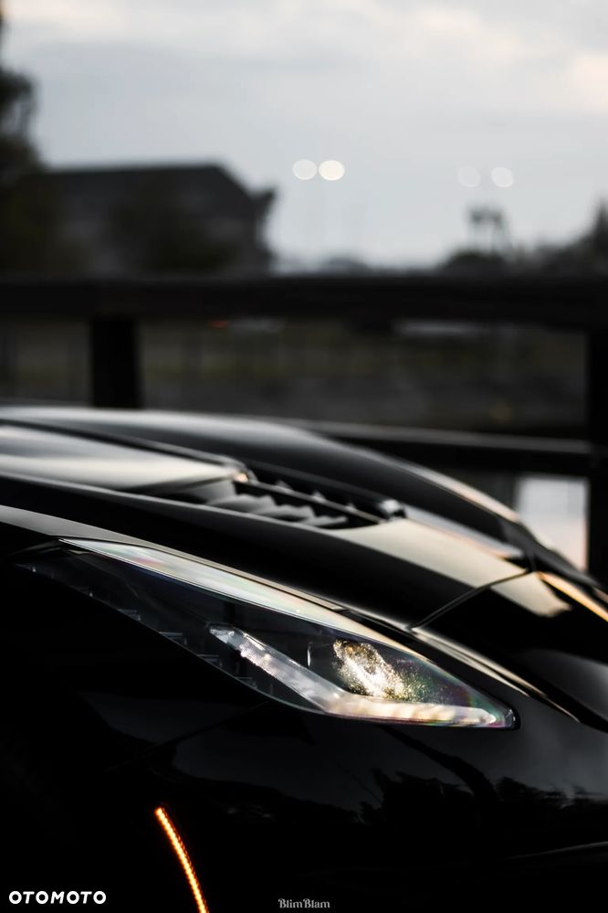 Chevrolet Corvette - 22