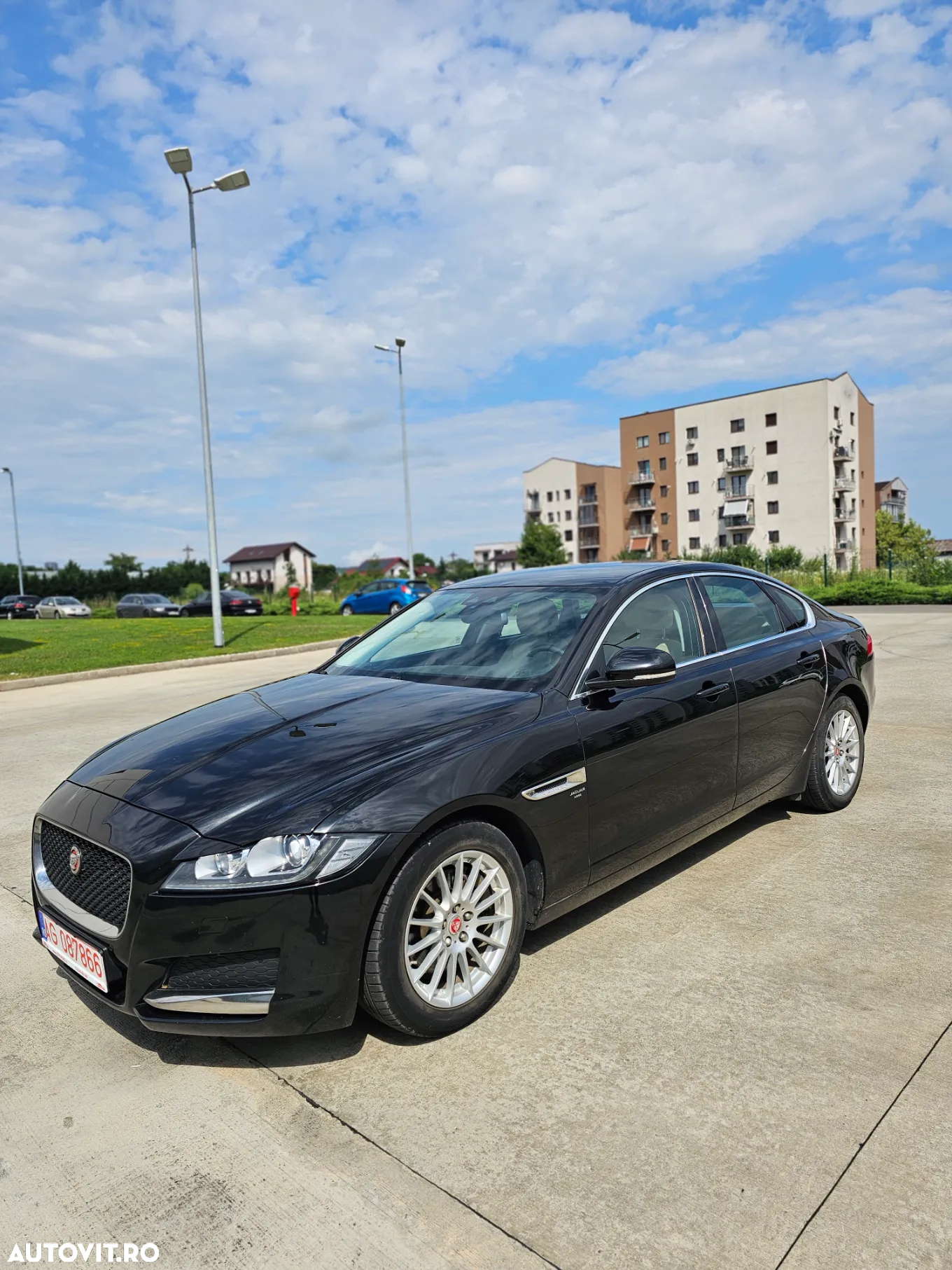 Jaguar XF 20d RWD E-Performance Prestige - 5