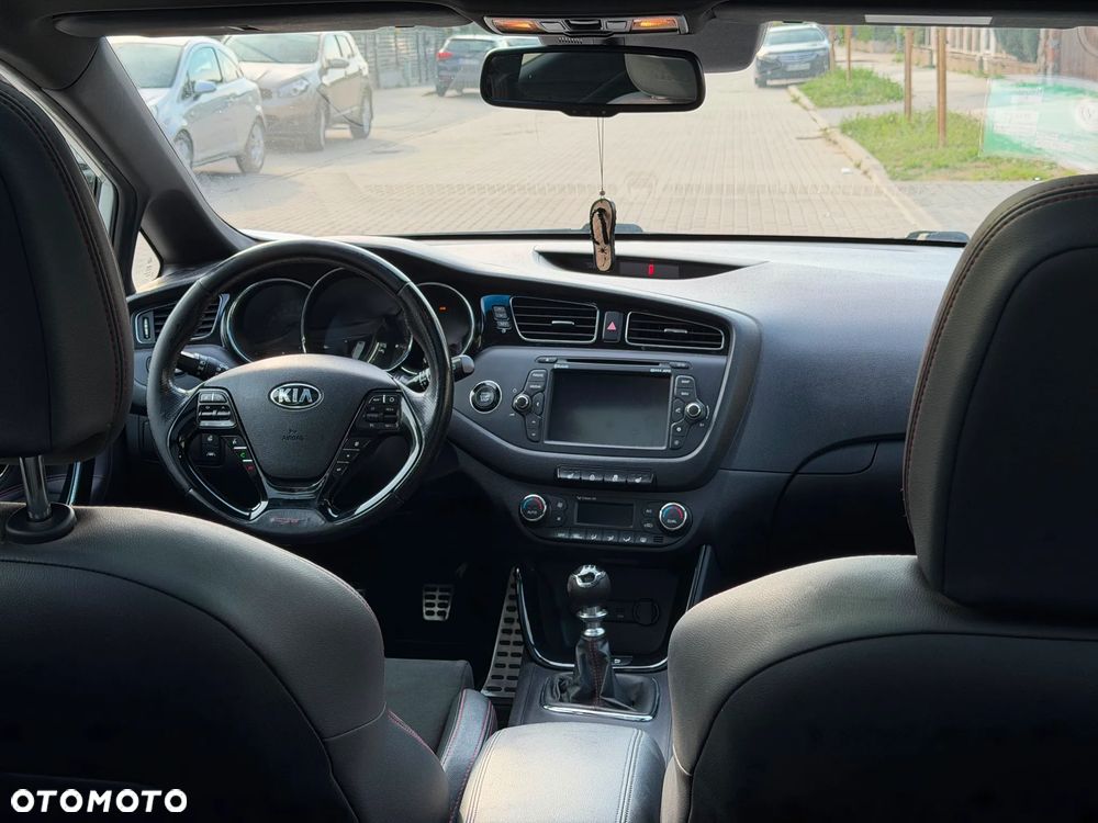 Kia Ceed - 11