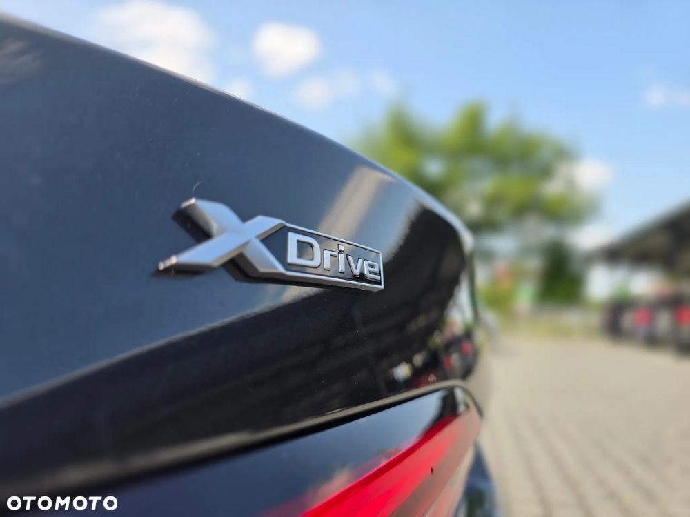 BMW Seria 5 520d xDrive - 27