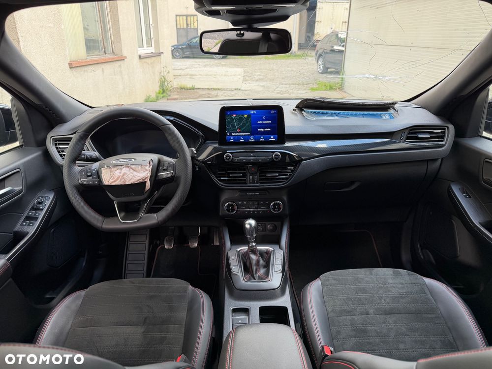 Ford Kuga 1.5 EcoBoost FWD ST-Line X - 28