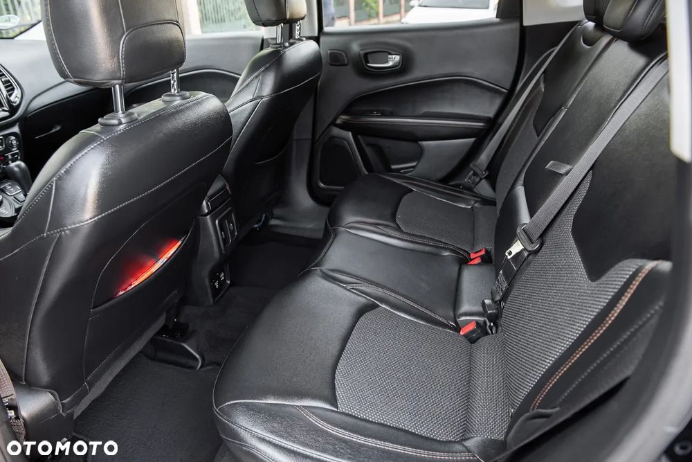 Jeep Compass - 26