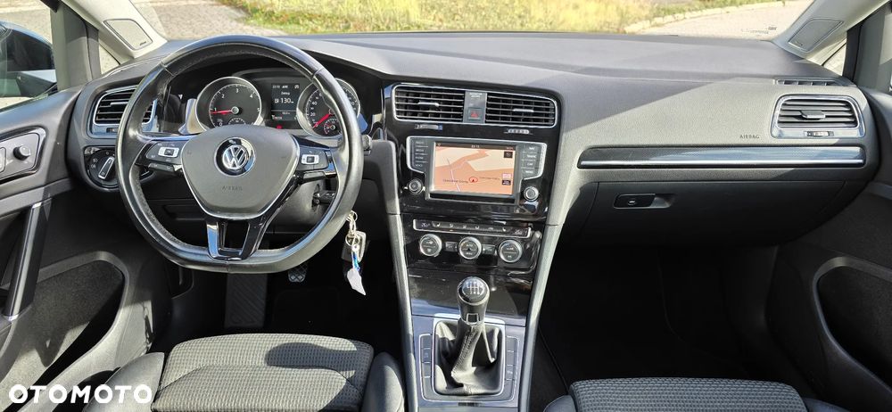 Volkswagen Golf - 18