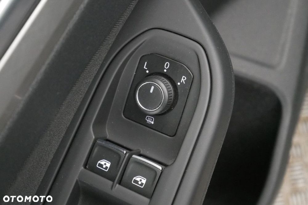 Volkswagen Golf - 23