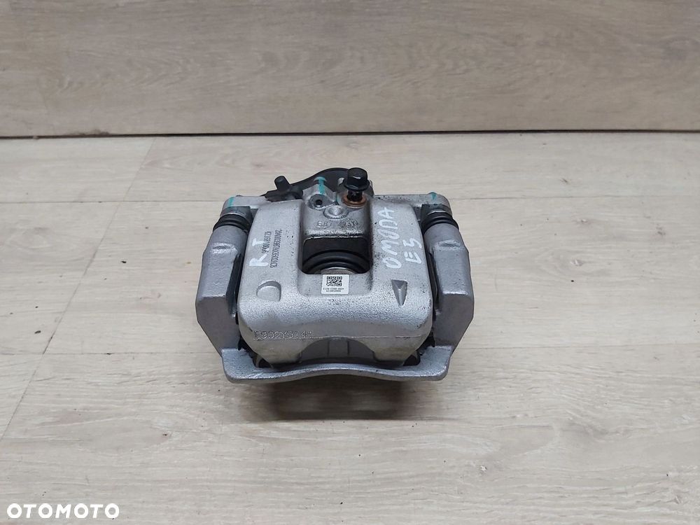 OMODA 5 E5 C5 zacisk prawy tył jarzmo 204003987AA - 1