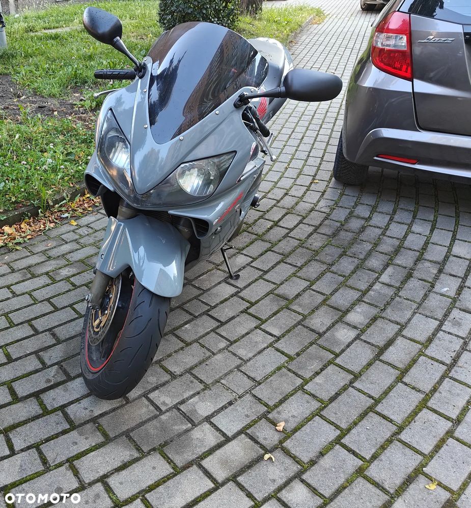 Honda CBR - 8
