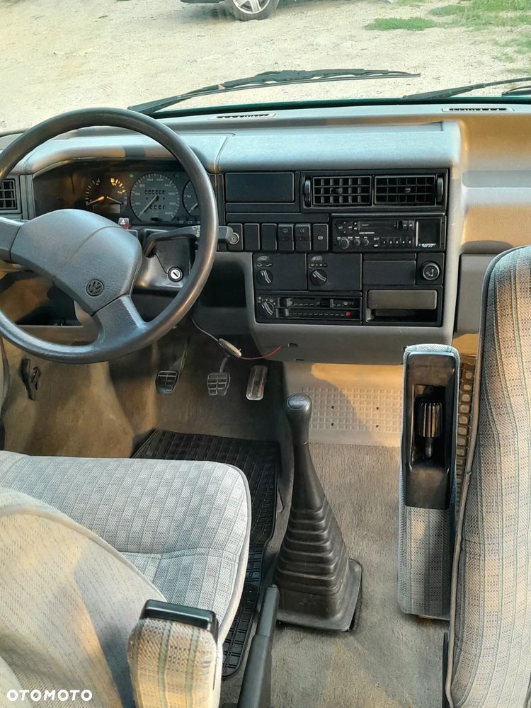 Volkswagen Multivan - 10