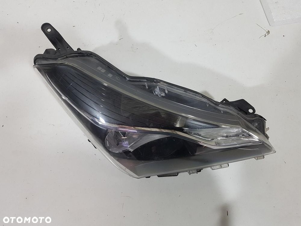 TOYOTA YARIS III 3 LIFT 17- LAMPA PRZÓD PRZEDNIA PRAWA EUROPA ORYGINAŁ - 3
