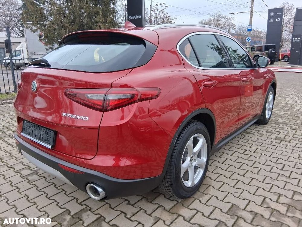 Alfa Romeo Stelvio - 4