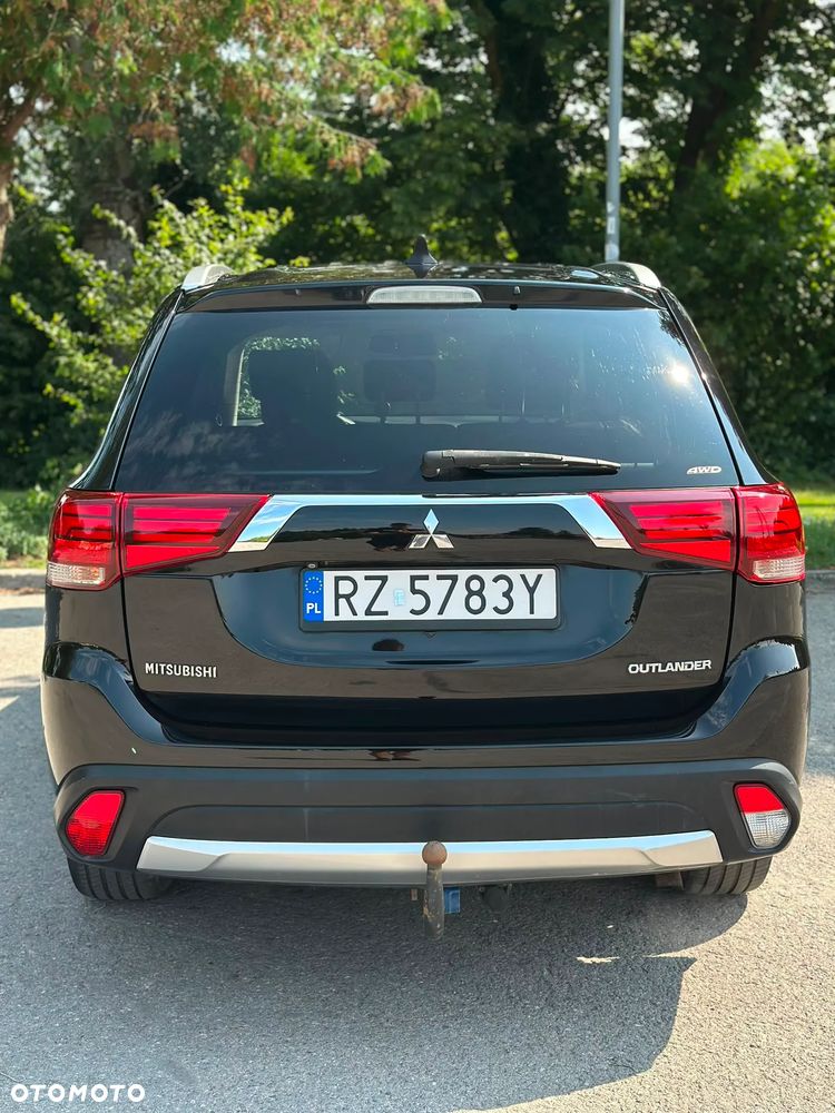 Mitsubishi Outlander 2.2 DID Instyle Navi 4WD - 17