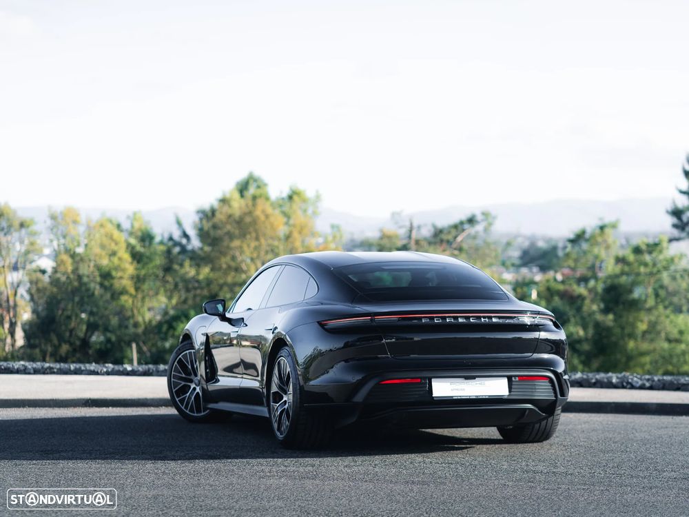 Porsche Taycan - 3