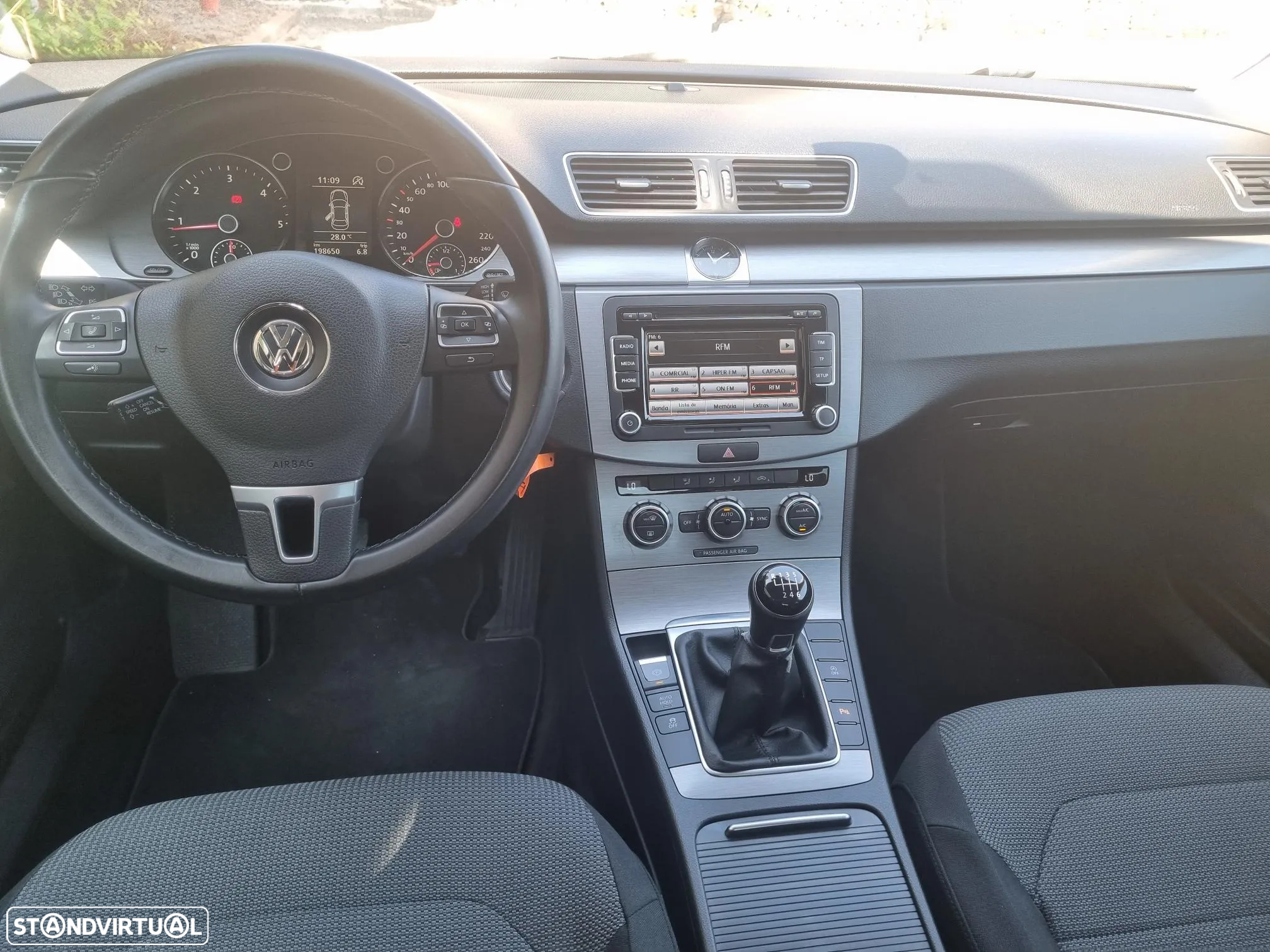VW Passat 1.6 TDI BlueMotion - 11