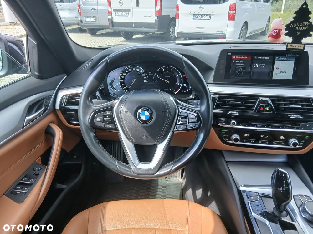 BMW Seria 5 520d Luxury Line - 11