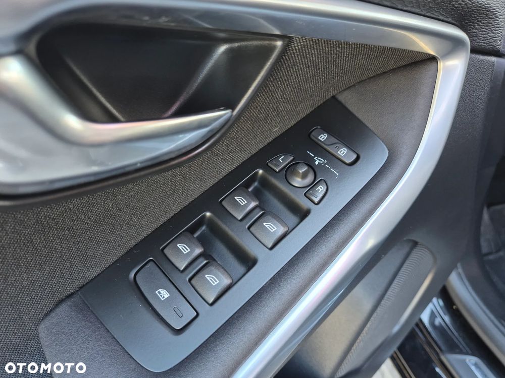 Volvo V40 T3 Geartronic Momentum - 32