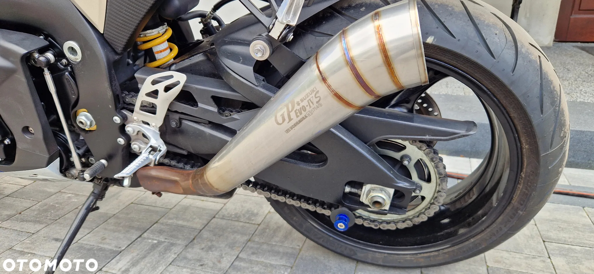 Suzuki GSX-R - 16