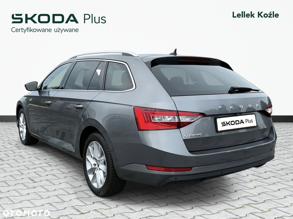 Skoda Superb 2.0 TSI Ambition DSG - 7