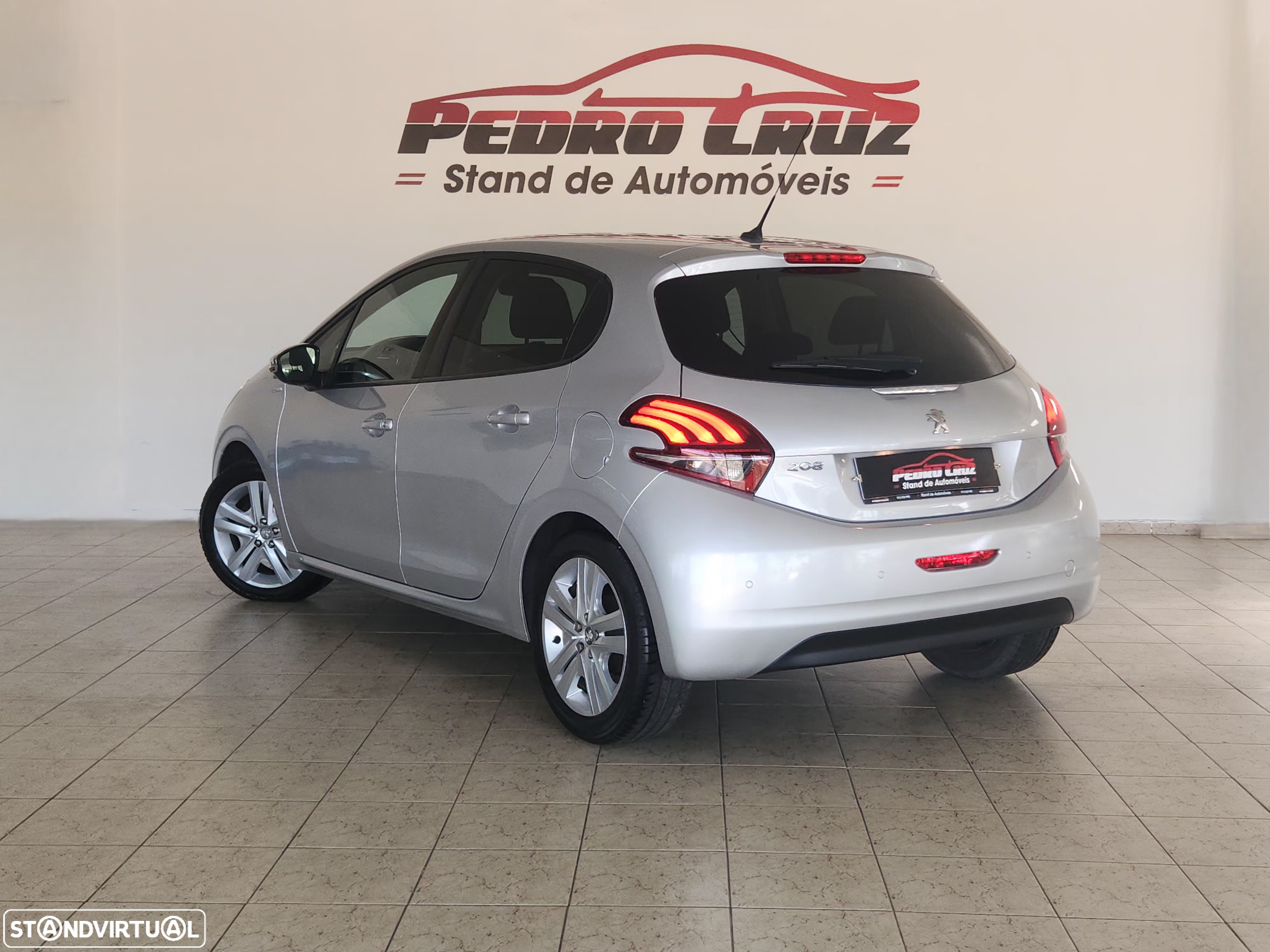 Peugeot 208 1.2 PureTech Style - 6