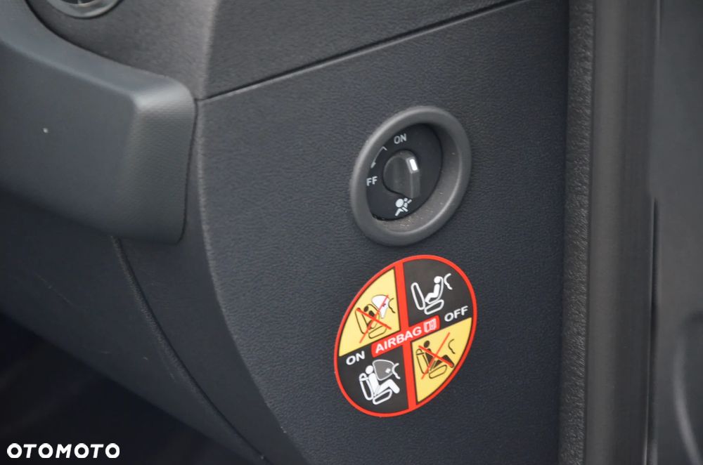 Dacia Duster 1.6 SCe Urban Explorer S&S - 23