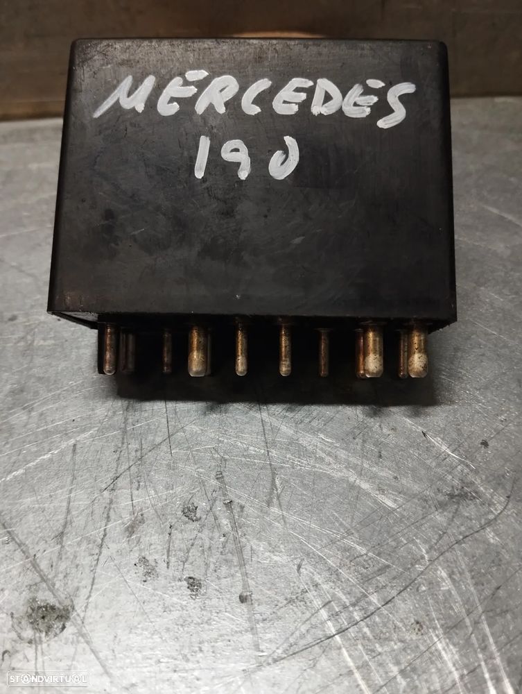 RELE / MODULO LIMPA VIDROS / PISCAS MERCEDES 190 200 W201 W124 REF: 2018210047 05898300 - 1