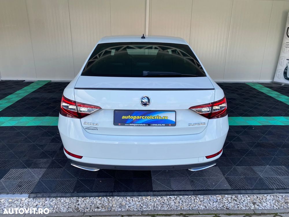 Skoda Superb 2.0 TDI DSG SportLine - 4