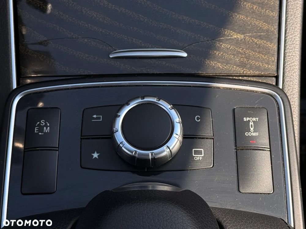 Mercedes-Benz Klasa E - 26